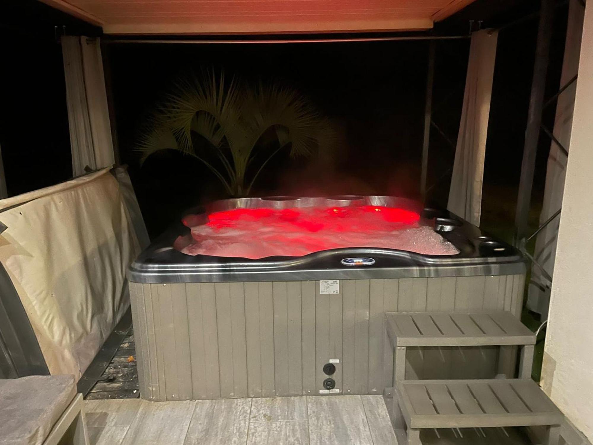 Maison Moderne Au Calme Avec Billard, Jacuzzi, Bain A Remous, Piscine, Babyfoot Labastide-du-Temple エクステリア 写真